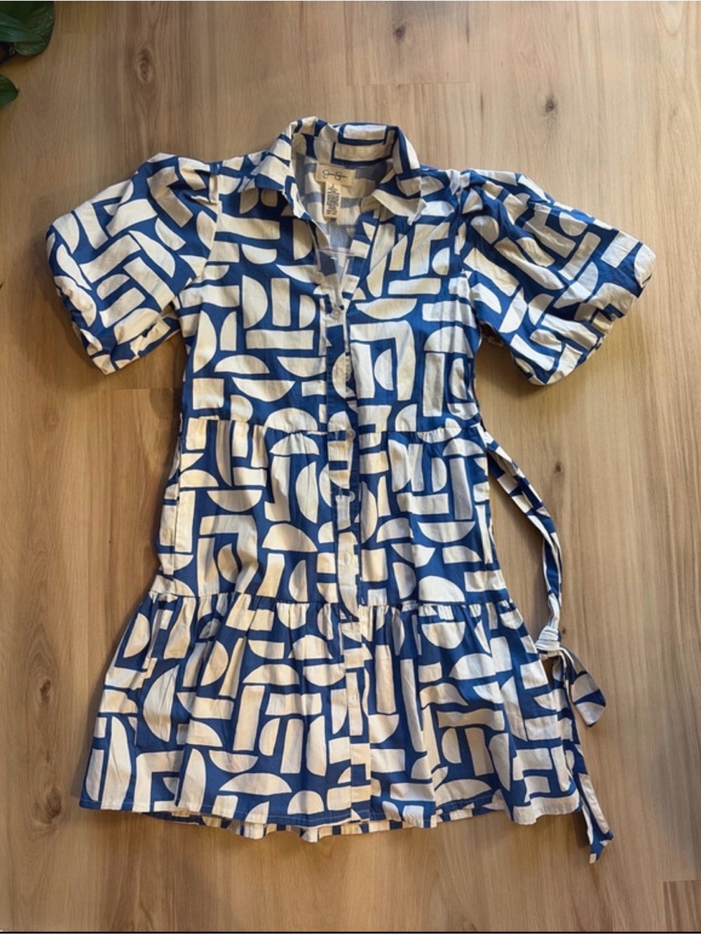 NWT Jessica Simpson Dress with Sleeves